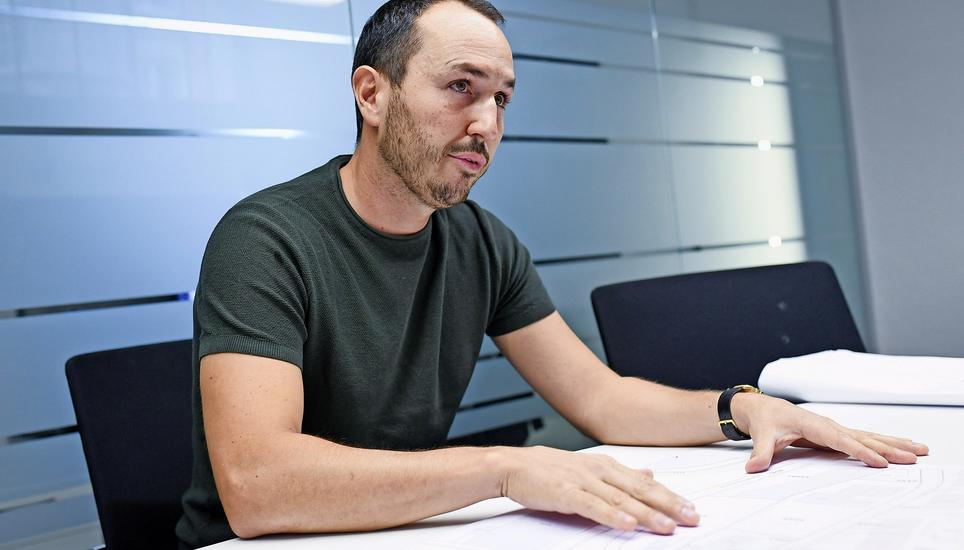 Jonathan Pasa, Geschäftsführer der Goldwert Immobilien AG, glaubt an sein Projekt im Quartier Birch. Bild: Melanie Duchene