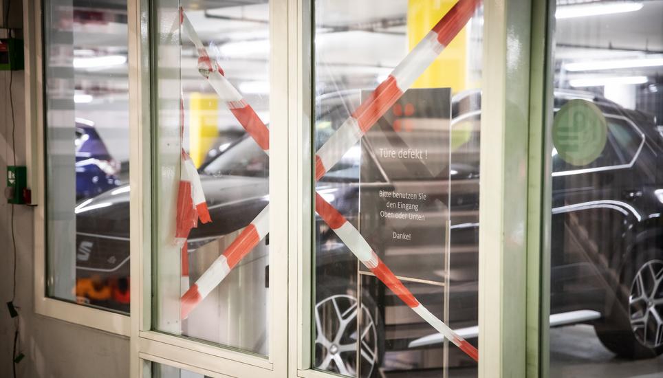 Kaputt war die Tür zwei Monate lang. Bild: Roberta Fele