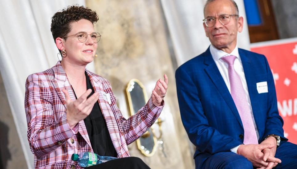 Von der Mitte zur Wahl vorgeschlagen: Nina Schärrer und Hannes Germann am SN-Wahlauftakt. Bild: Melanie Duchene