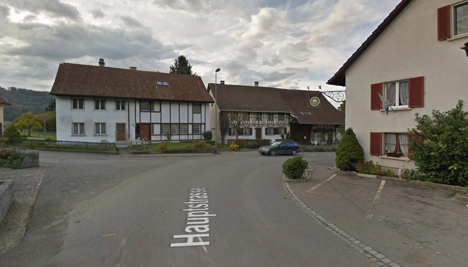 Die Hauptstrasse in Buch am Irchel wird vom 9. bis 20. Oktober wegen Belagsarbeiten vollständig gesperrt. Bild: Google Maps
