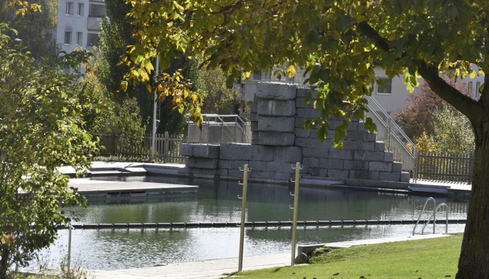 Die «Gwaagge-Badi» ist das erste Bad mit einer natürlichen Wasseraufbereitung im Kanton. Die Gemeinde Beringen muss erneut tief ins Portemonnaie greifen, um die Badi zu sanieren. Bild: Thomas Güntert