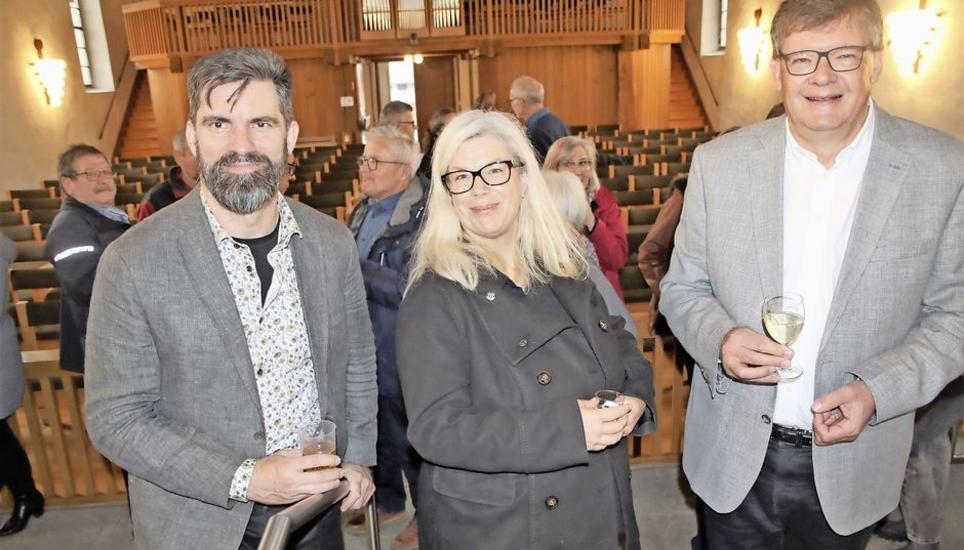 Mike Gray (links), Stephanie Gysel und Matthias Bordt sind von der Kirchgemeindeversammlung für die Amtsdauer 2024 bis 2028 zur Wahl vorgeschlagen worden. Bild: Roland Müller