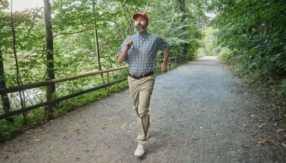 Spitzname der «Schweizer Forrest Gump»: Ruedi Fehner. Bild: zvg/ruedirennt.ch