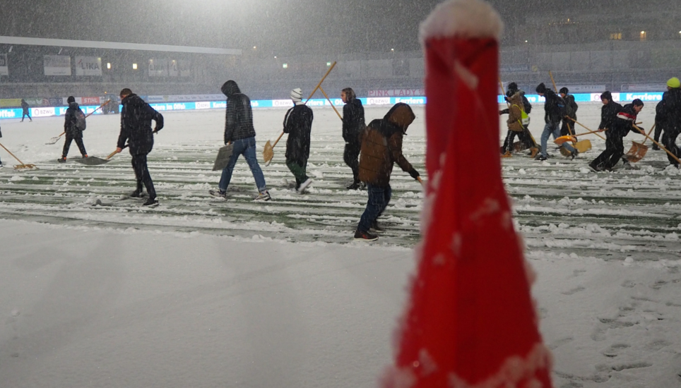 Die Fläche konnte nicht rechtzeitig geräumt werden. Bild: www.fcwil.ch