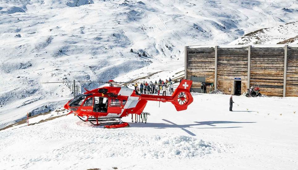 Vor allem wegen verunfallten Skifahrern und dem schönen Wetter stand die Rega oft im Einsatz. Bild: zVg