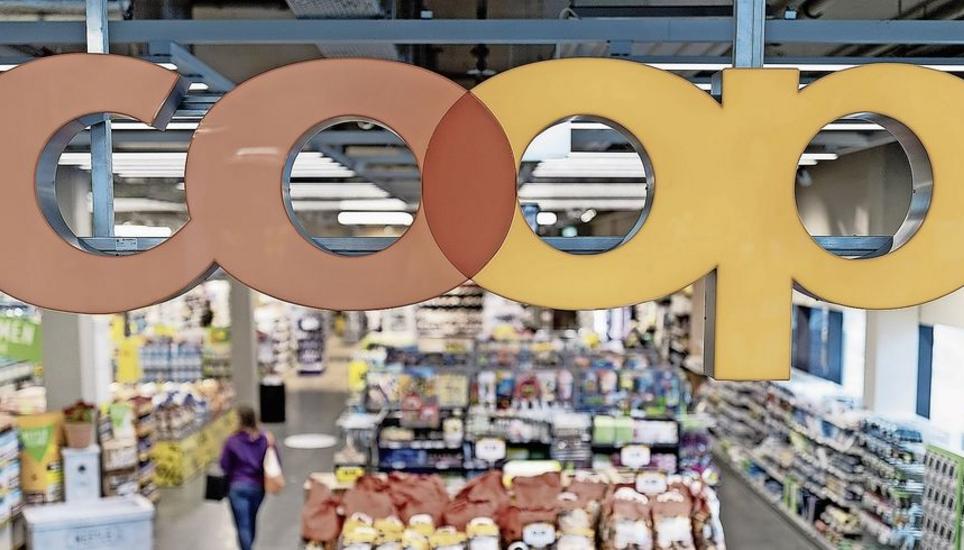 Besonders bei Markenartikeln dominiert Coop den Markt. Unten: Ausriss aus dem Weko-Bericht. Bild: Key