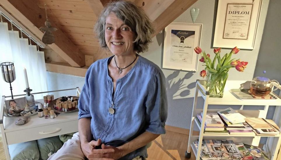 Mariann Fischbach liebt Füsse, sowohl die eigenen als auch die ihrer Kunden. Nur die Füsse ihres Partners sind für sie tabu. Bild: Ursula Fehr
