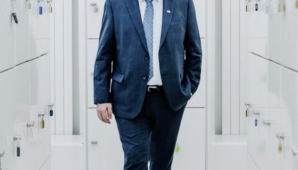 Sagt, an welchem Schloss zu drehen sei und wie es mit der AHV vorwärtsgehen kann: Thomas Gächter, renommierter Professor für Sozialversicherungsrecht an der Universität Zürich. Bild: Roberta Fele