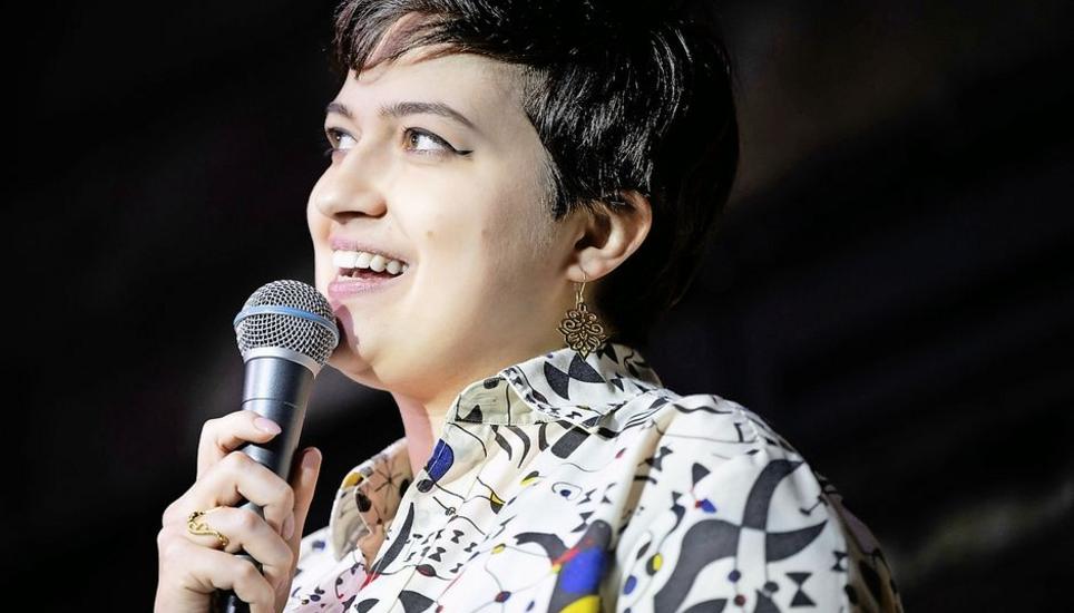 Paulina Pathare trat als Newcomerin beim Comedy Zischtig auf. Bild: Jeannette Vogel
