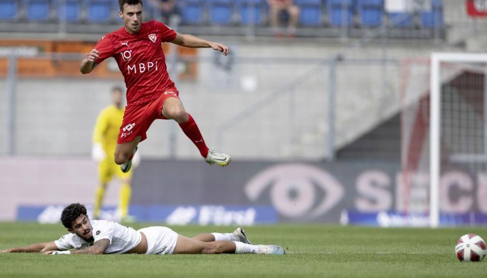 Beim letzten Spiel in Vaduz deftig gebodigt wurde der FCS mit Willy Vogt (liegend) bei der 0:6-Niederlage. Bild: M. Zanghellini