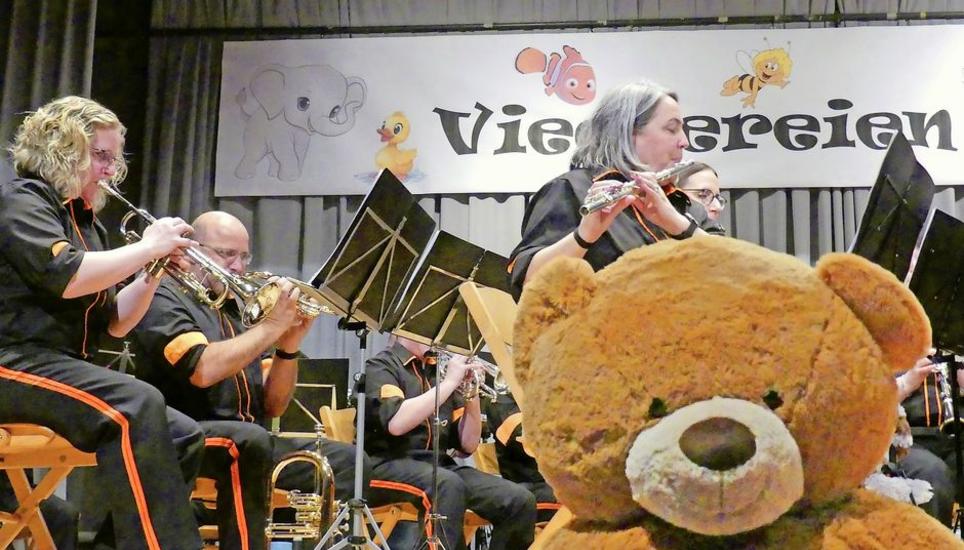 «Viechereien» am Chränzli der Musikgesellschaft Gächlingen. Bild: Theo Kübler