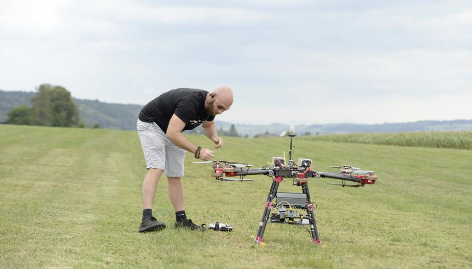 Archivbild von der Lancierung der Idee eines Drohnen-Testgeländes auf dem Schmerlat 2019: Die Wirtschaftsförderung hatte das Projekt damals der Öffentlichkeit vorgestellt. Bild: Selwyn Hoffmann
