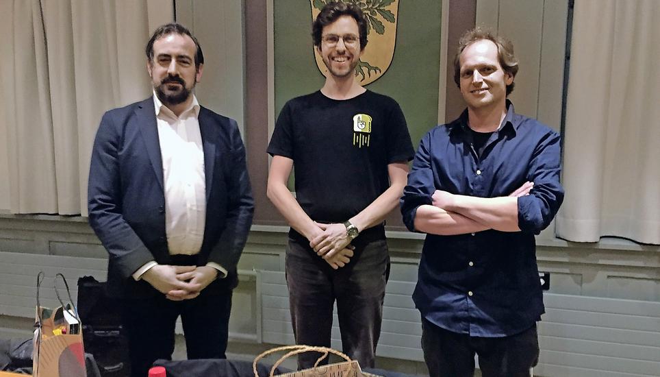 Ein kämpferisches Trio im regionalen Medienzirkus (v.l.): Alexander Joho (SN), Tizian Schöni (Andelfinger Zeitung) und Jimmy Sauter (Radio Munot). Bild: Ursula Fehr