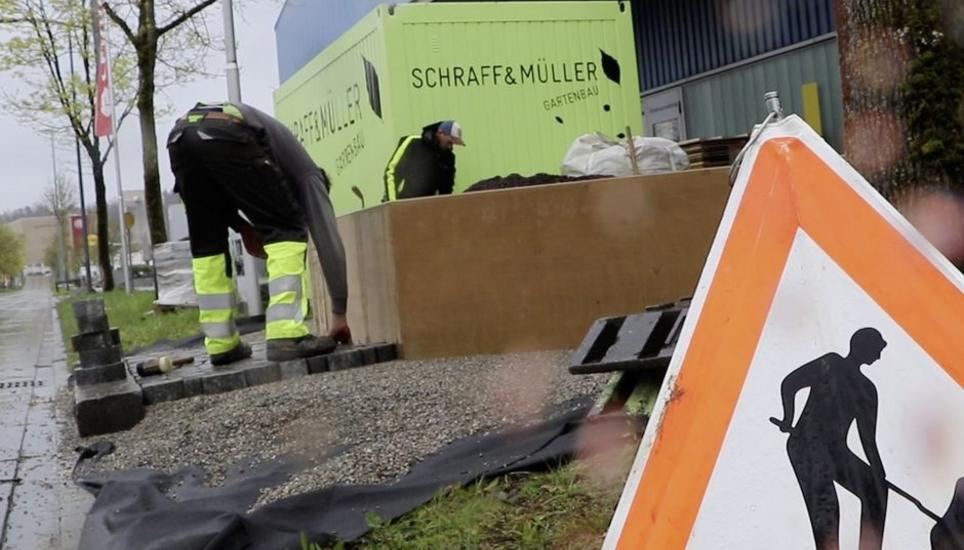 Auch bei Wind und Regen sind die Vorbereitungen im Gange. Bild: Anna Kiefer