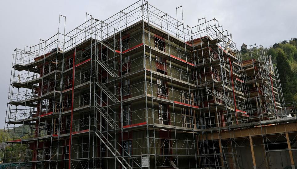 Auch an der Fassade wurde viel Holz verbaut.Bild: Ursula Knecht Käser