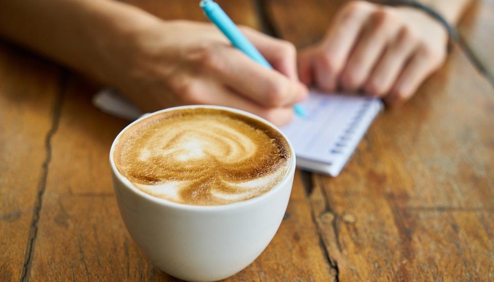 Ohne eine gute, herrlich duftende Tasse Kaffee geht es für viele nicht – insbesondere nicht am frühen Morgen. Bild: Pixabay