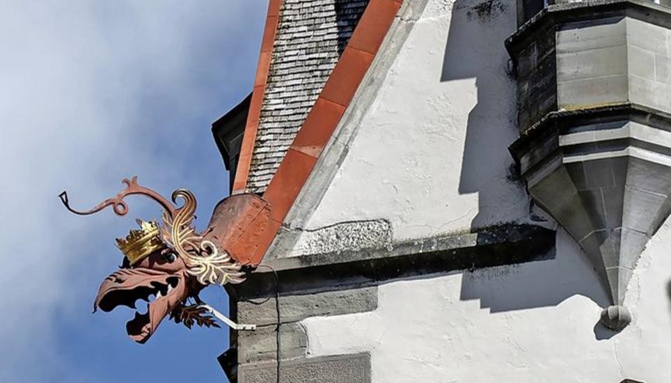 Wohin das Auge auch blickt, Drachen sind in Stein am Rhein häufig zu sehen.