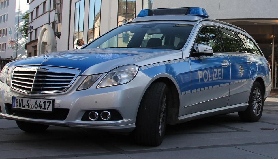Die Freiburger Polizei sucht nach einem Schaffhauser Töfffahrer. Bild: zVg