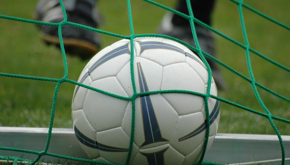Am Wochenende gelang den FCS-Reservisten ein Sieg gegen den FC Frauenfeld. Der FC Thayngen steckt allerdings weiterhin in einem Tief. Symbolbild: SN-Archiv