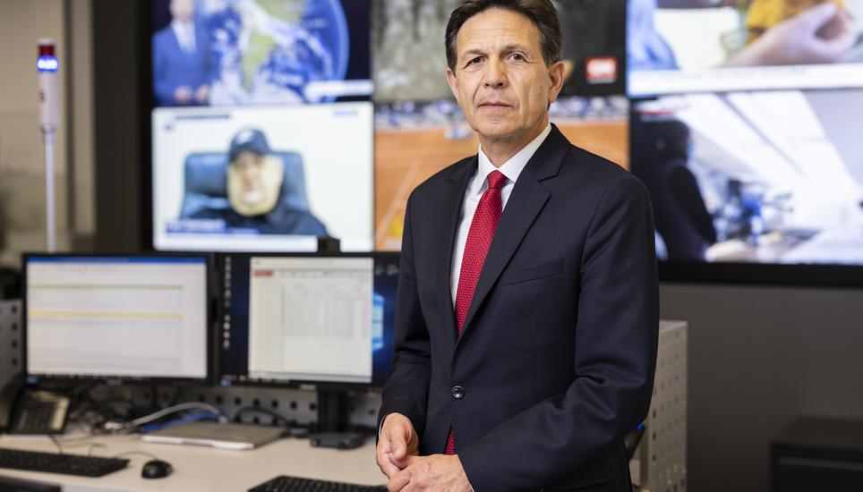Christian Dussey, Direktor Nachrichtendienst des Bundes NDB, posiert zum Portrait, am Mittwoch, 1. Juni 2022 am Sitz des NDB in Bern. (KEYSTONE/Alessandro della Valle)