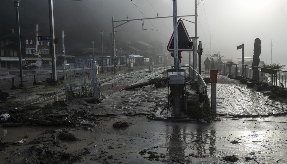 Schwere Unwetter zogen am Montagabend über Brienz. Bild: Key