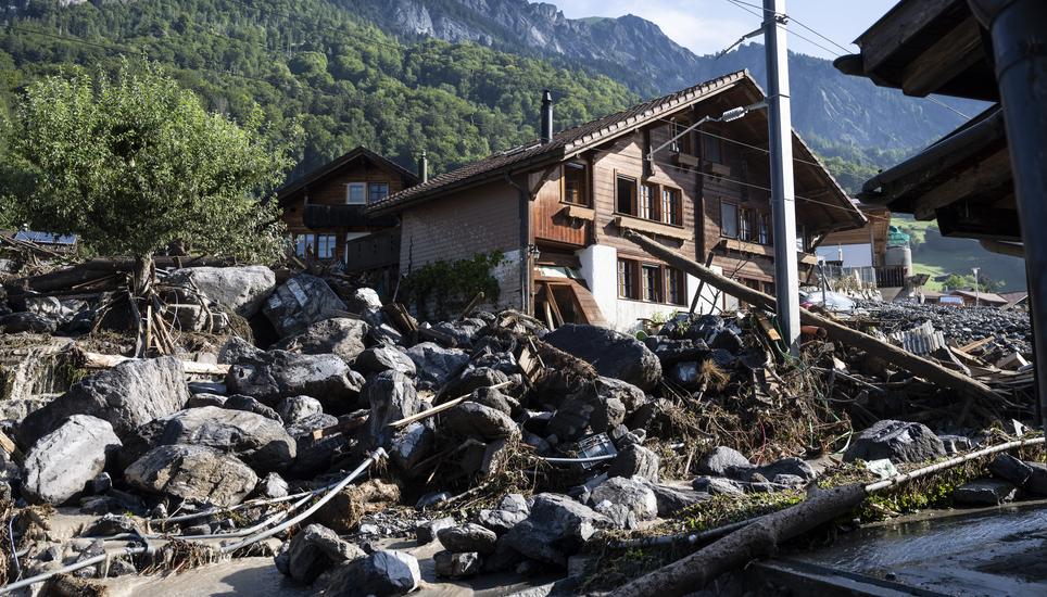 Schwere Unwetter zogen am Montagabend über Brienz. Bild: Key