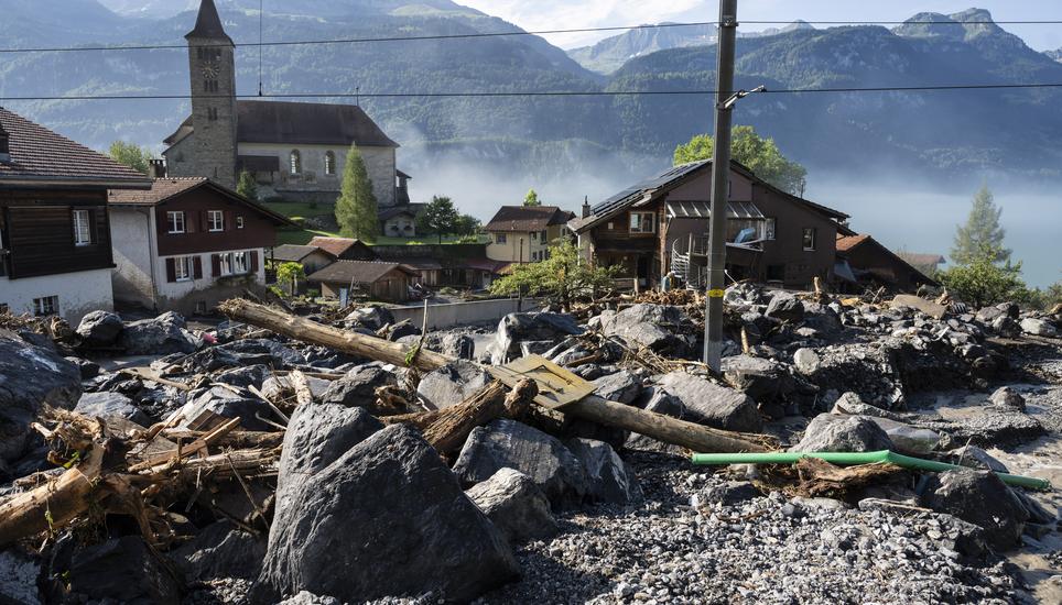 Schwere Unwetter zogen am Montagabend über Brienz. Bild: Key