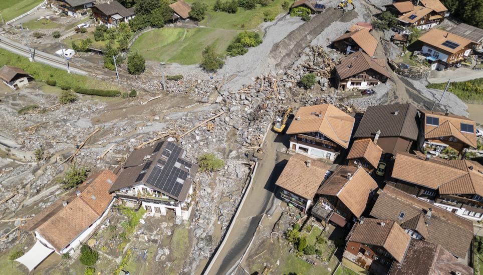 Schwere Unwetter zogen am Montagabend über Brienz. Bild: Key