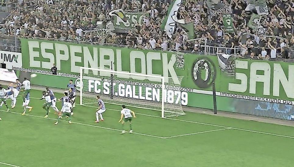 SRF info strahlt nicht nur Wiederholungen aus – sondern das Spiel zwischen St. Gallen und Trabzonspor. SRF info strahlt nicht nur Wiederholungen aus – sondern das Spiel zwischen St. Gallen und Trabzonspor. Bild: Screenshot SRF