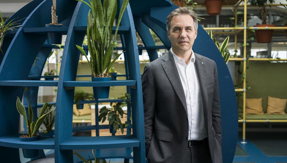 Thomas Vellacott, CEO WWF posiert fuer ein Portrait am Dienstag, 23. Mai 2023 in Zuerich. (KEYSTONE/Christian Beutler)