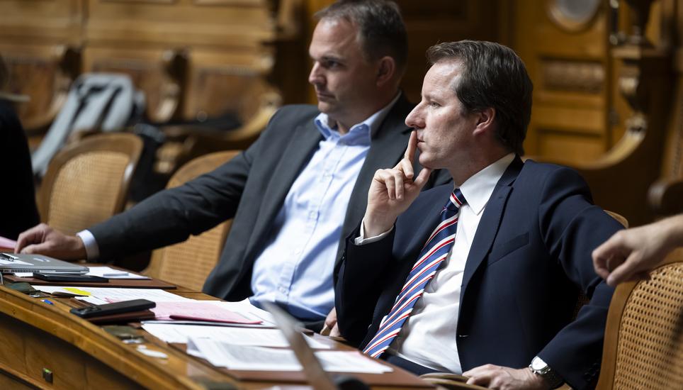 Befürworter der Reform kritisieren SVP-Präsident Marcel Dettling (links) und Fraktionschef Thomas Aeschi (rechts). Bild: Key
