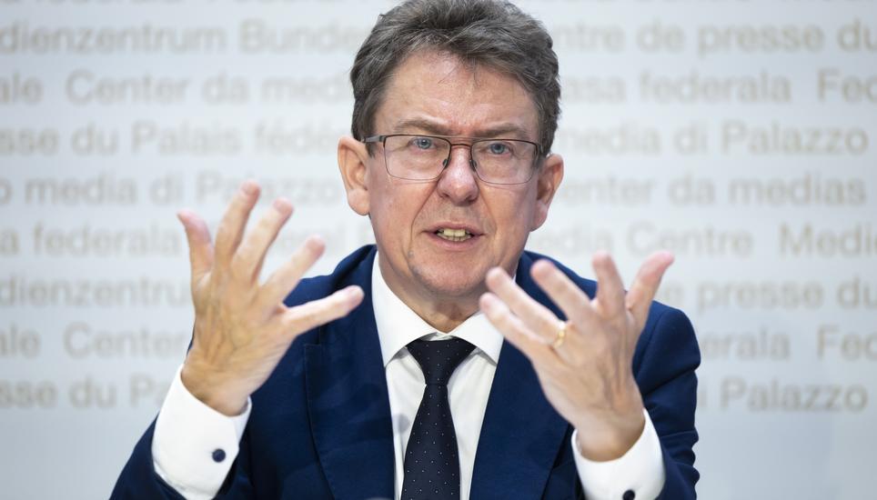 Bundesrat Albert Rösti wirbt für den Autobahnausbau. Bild: Key