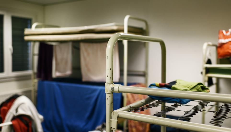 Betten im Zimmer im Not Asylzentrum Kaltbach, am 02. Maerz 2017.