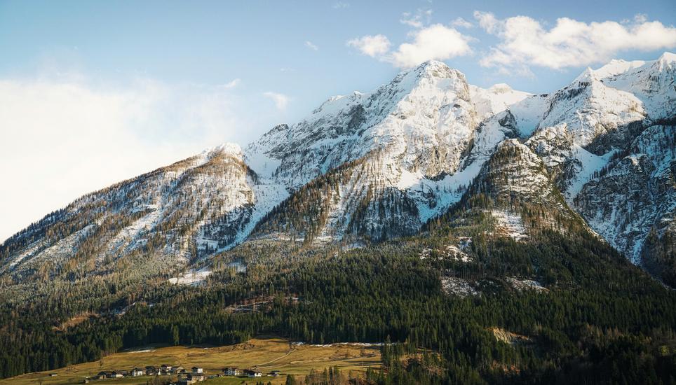 Ich konnte es im Frühjahr kaum erwarten, alleine oder mit Freunden über die Höhen zu wandern und auf mehrtägigen Touren entweder im Zelt oder in einer der zahlreichen Hütten an den schönsten Orten zu übernachten. Bild: Pexels