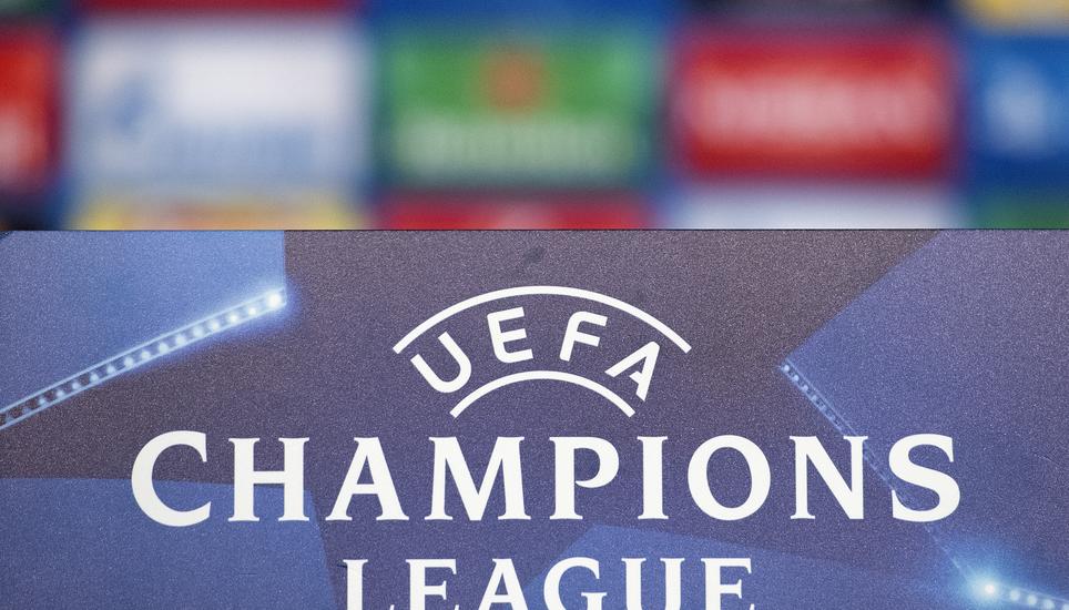 Seit dieser Saison läuft die Champions League wieder auf SRF. Doch stellt sich die Frage: Gehört das zum Service public? Bild: Key A Champions League sign pictured during a press conference the day before the UEFA Champions League Group stage Group A matchday 2 soccer match between Switzerland's FC Basel 1893 and Portugal's SL Benfica in the St. Jakob-Park stadium in Basel, Switzerla