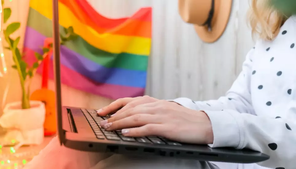 Wie stark sollen Behörden über Gesundheitsprobleme von Minderheiten informieren? Auch in der Schweiz sind sich da nicht alle einig. Symbolbild: Anastasiia Yanishevska / Getty