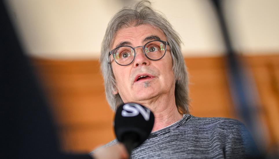 Abstimmungssonntag, Politiker treffen sich fÃ¼r die Abstimmresultate im RegierungsgebÃ¤ude, im Bild Roland MÃ¼ller, am Sonntag, 09. Februar 2025. (Melanie Duchene / Schaffhauser Nachrichten)