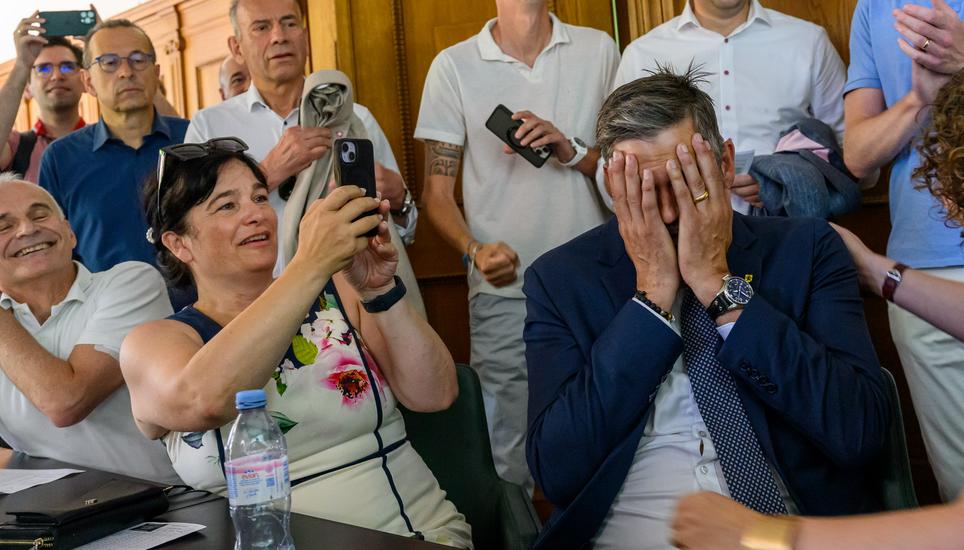 Und dann ists offiziell: Severin Brüngger zieht für die FDP in den Ständerat ein. Bild: Michael Kessler