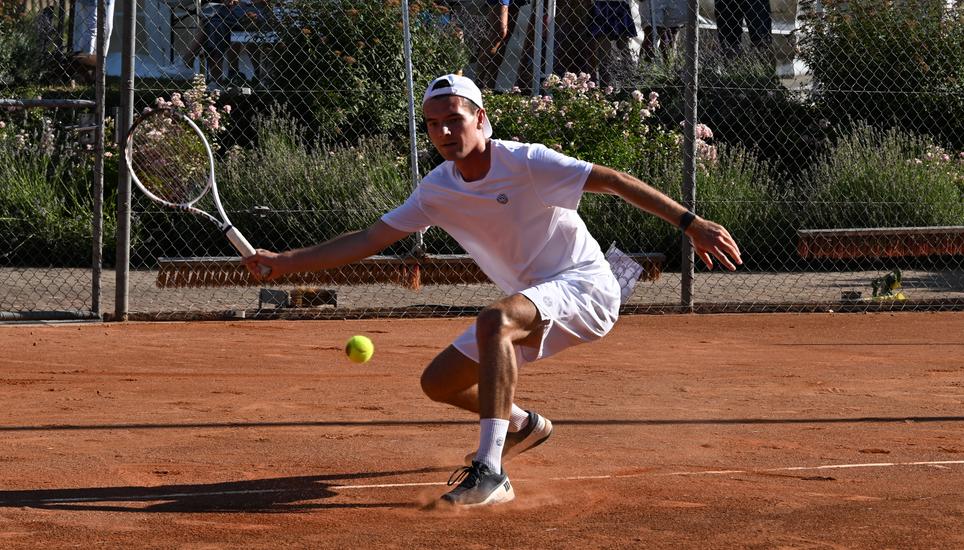 Joel Spiess (R1) spielt den Showkampf gegen Kevin Schnabl (R2). Bilder: Marianne Räss