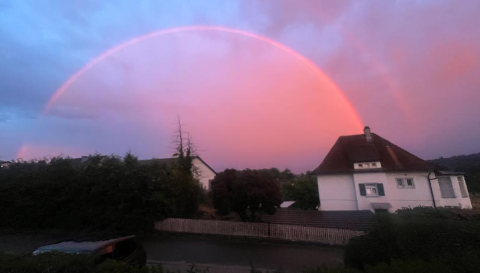 In Büsingen konnte man den gesamten Regenbogen bestaunen. Bild: zVg