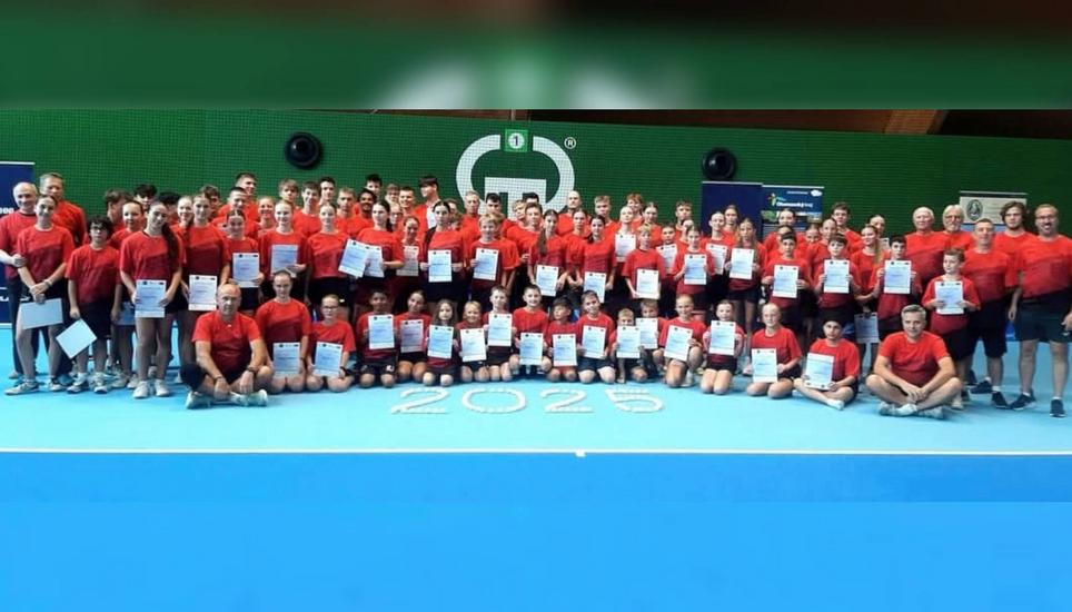 Alle Teilnehmenden des Trainingscamps und Turniers in Olomouc. Bild: zVg