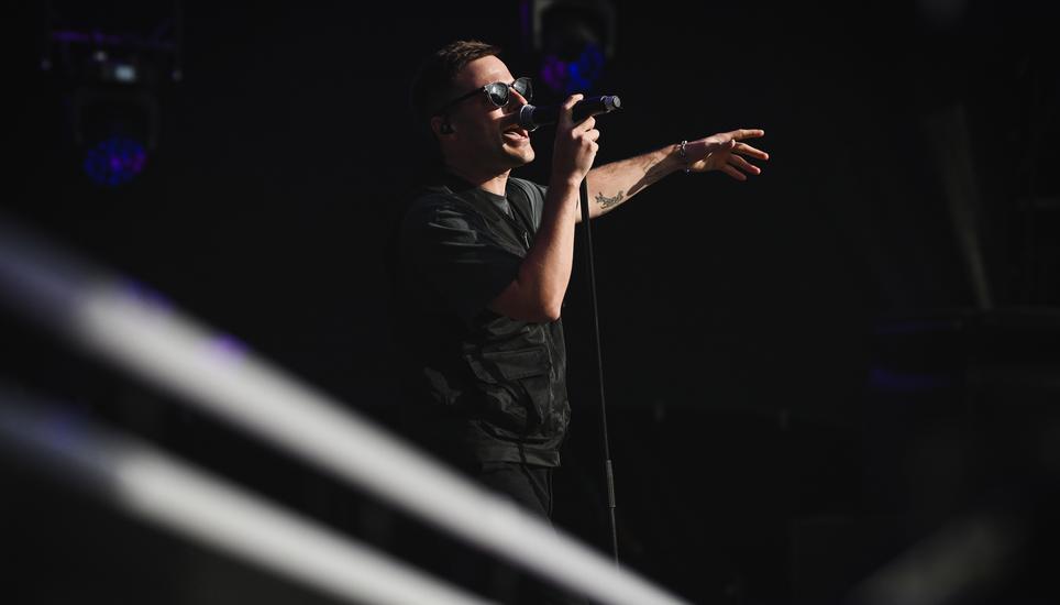Tom Gregory war musikalisch etwas harmlos aber auf der Bühne charmant. Bild: Melanie Duchene