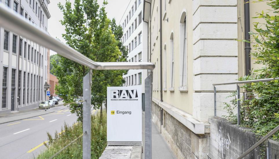Das regionales Arbeitsvermittlungszentrum, kurz RAV, von aussen, am Dienstag, 9. Juni 2020.  (Melanie Duchene / Schaffhauser Nachrichten)