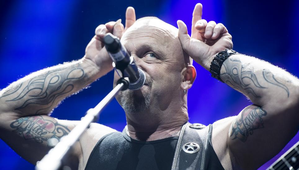 Der Schweizer Kuenstler Goelae performt anlaesslich des Grand Opening der Samsung Hall, aufgenommen am Freitag, 27. Januar 2017 in Duebendorf. (KEYSTONE/Ennio Leanza)