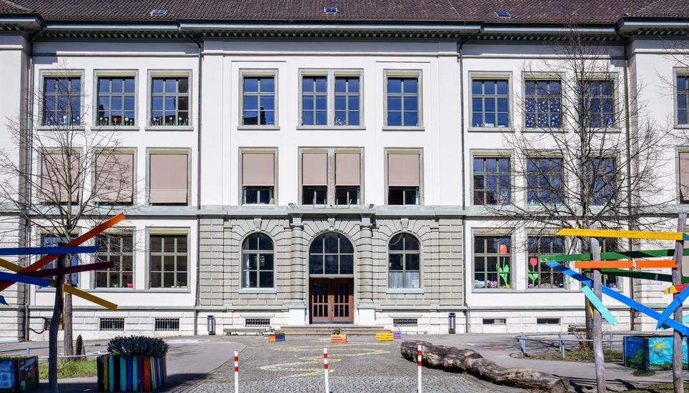 Blick auf das Schulhaus Emmersberg, am Donnerstag, 16. Maerz 2023. (Melanie Duchene / Schaffhauser Nachrichten)