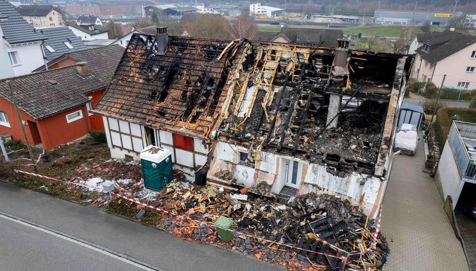 Brand Doppeleinfamilienhaus, 11.12.2025, Thayngen (Roger Hofstetter/Schaffhauser Nachrichten)