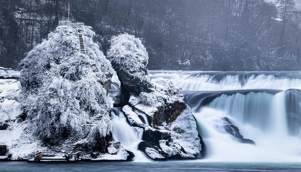 Rheinfall, Donnerstag, 08.01.2026, Neuhausen am Rheinfall (Roger Hofstetter/Schaffhauser Nachrichten)
