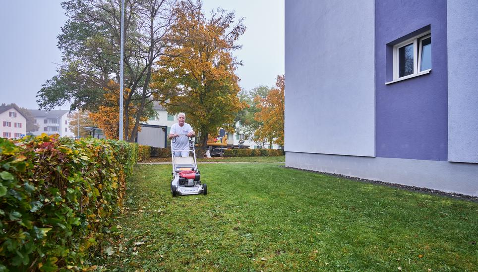 FÃ¼r die neue Webseite braucht die Reinigungsfirma Donag AG neues Bildmaterial. An einem nebligen Morgen und schÃ¶nen Nachmittag erstellten wir die Bilder im Reportagestil an verschiedenen Orten in Schaffhausen. by patrickstoll.ch