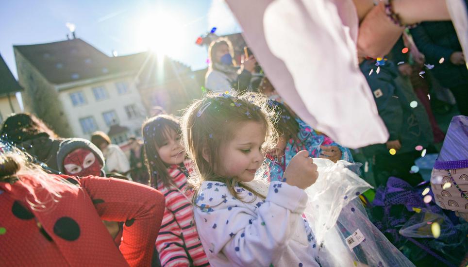 Kinderfasnacht Umzug und anschliessende Konfetti Schlacht auf dem Herrenacker, am Samstag, 03. Februar, 2024 (Melanie Duchene / Schaffhauser Nachrichten)