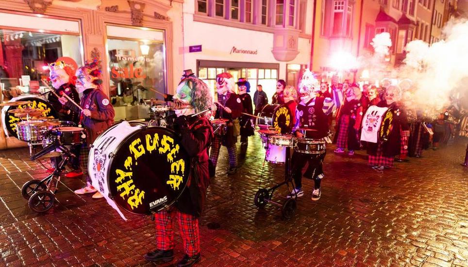 Bild: Roger Hofstetter Sternmarsch mit anschliessendem Narrenbaumstellen auf dem Fronwagplatz, Freitag, 06.02.2026 (Roger Hofstetter/Schaffhauser Nachrichten)